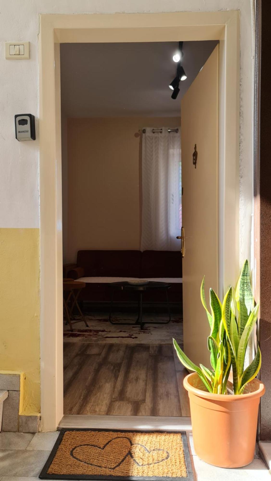 Zaimeen In Bllok Area Apartamento Tirana