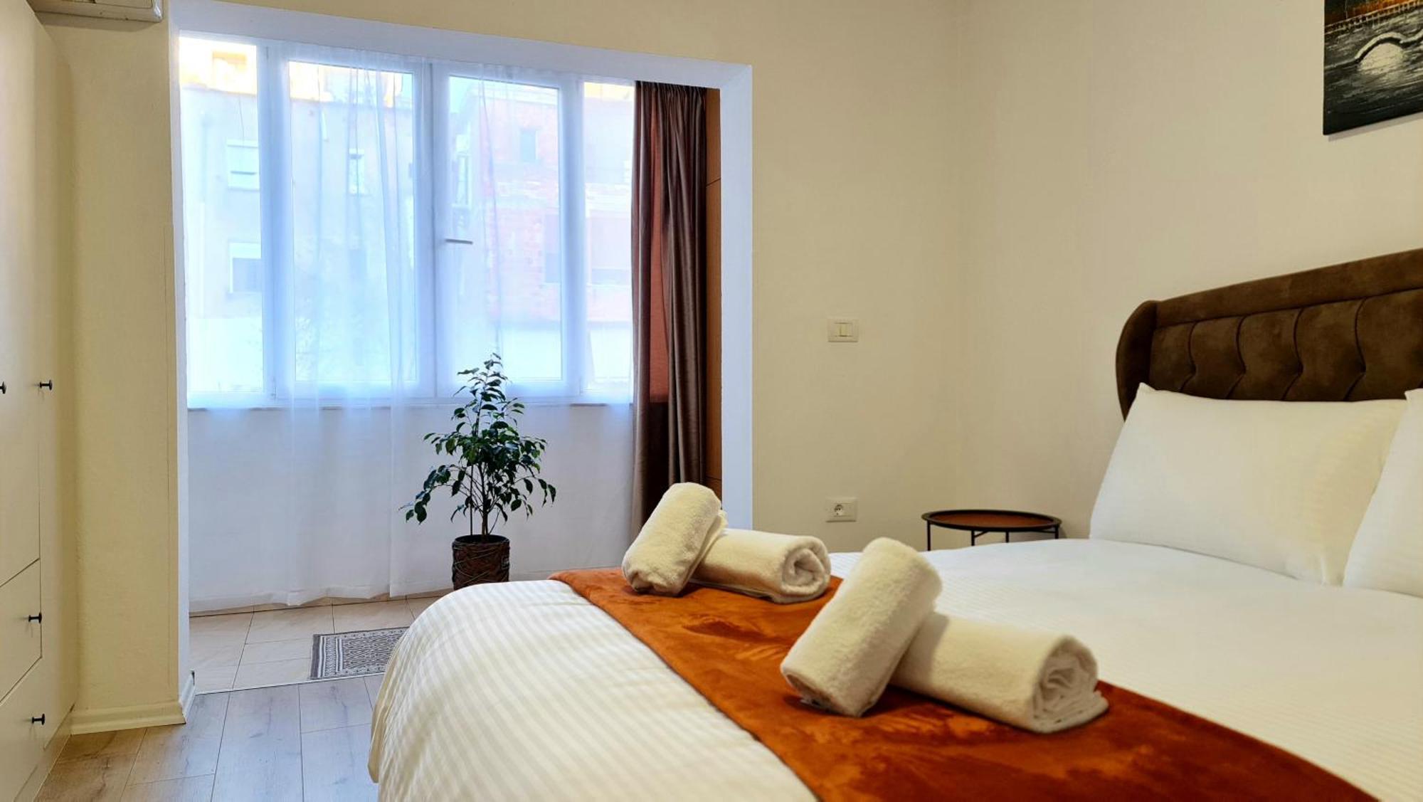 Zaimeen In Bllok Area Apartamento Tirana